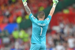 开云最新网址 -赛地聚焦：德甲转会期热度飙升，切尔西再遭质疑，话题不断，阵容厚度经受考验的简单介绍